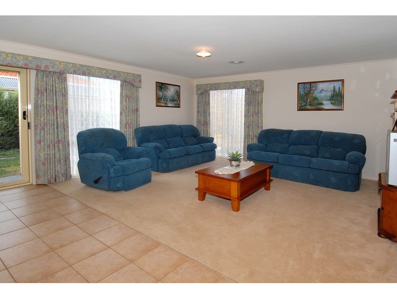 6 Imperial Court, Hillside VIC 3037