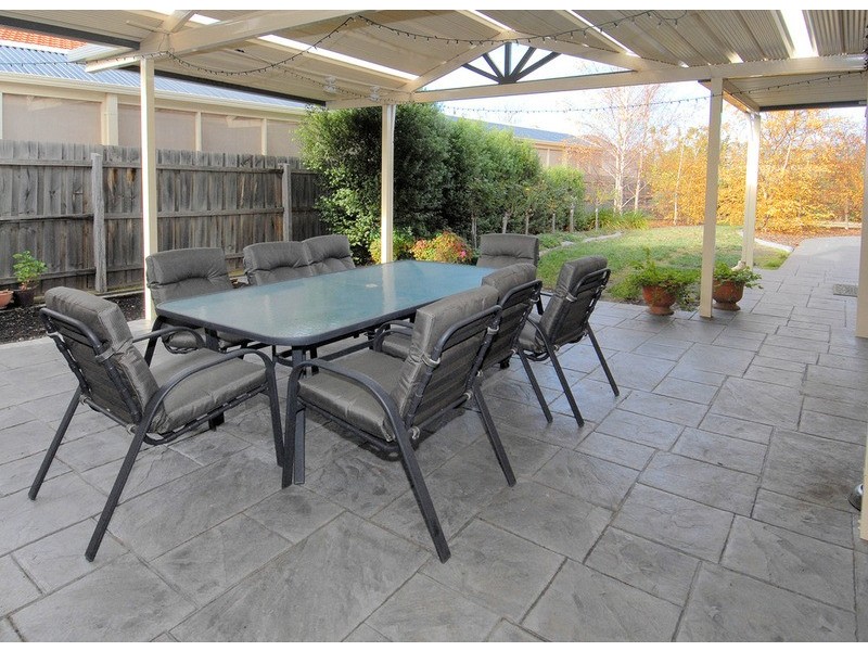 6 Imperial Court, Hillside VIC 3037