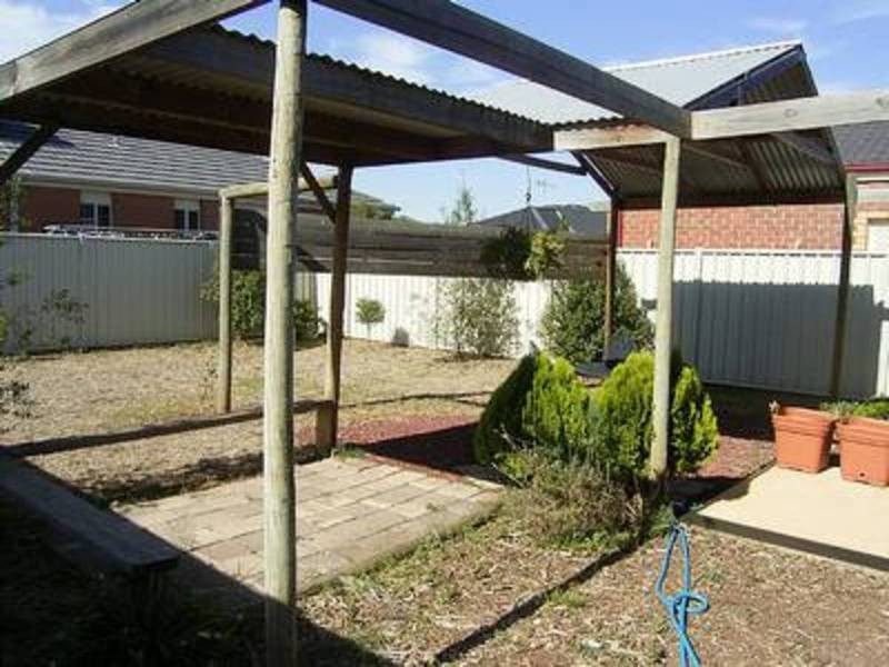 11 Elphinstone Way, Caroline Springs VIC 3023