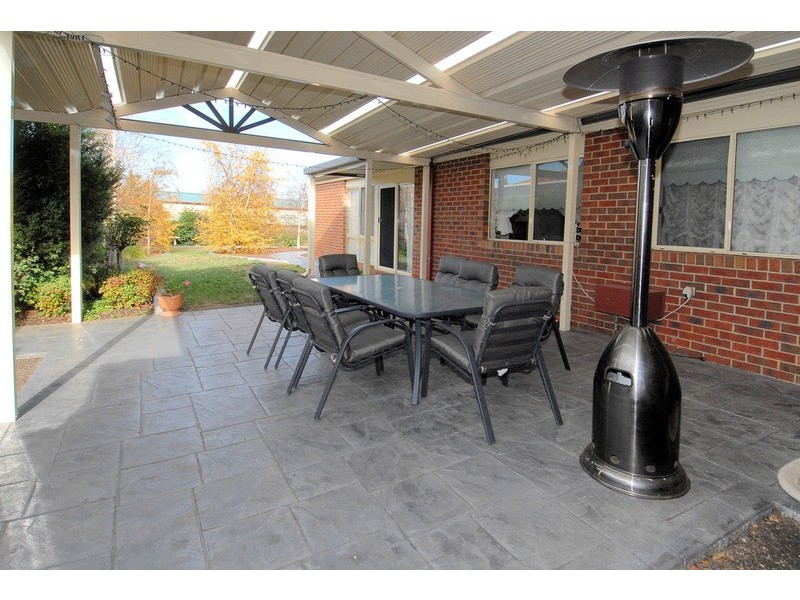 6 Imperial Court, Hillside VIC 3037