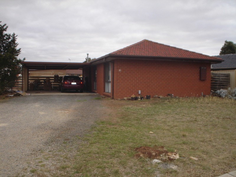 21 Tennyson Drive, Delahey VIC 3037
