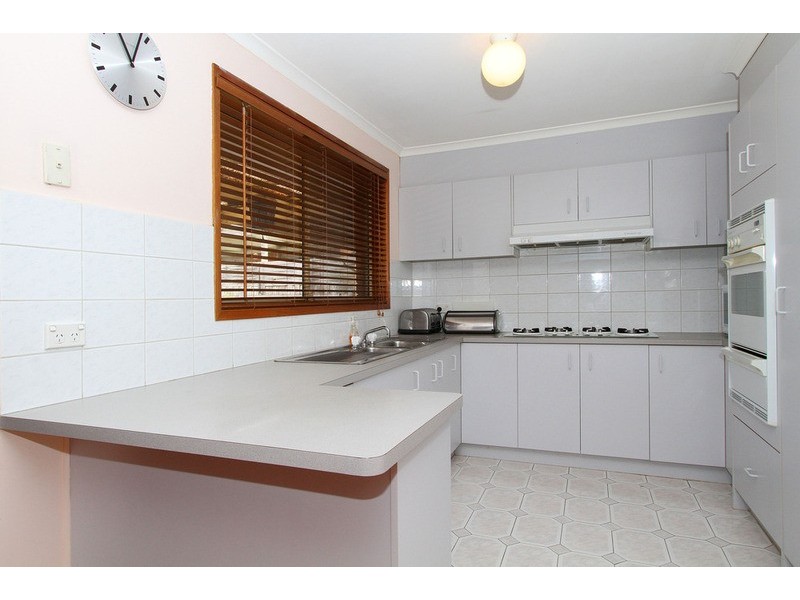 16 Meade Way, Sydenham VIC 3037