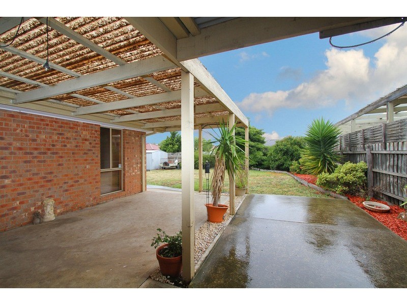 16 Meade Way, Sydenham VIC 3037