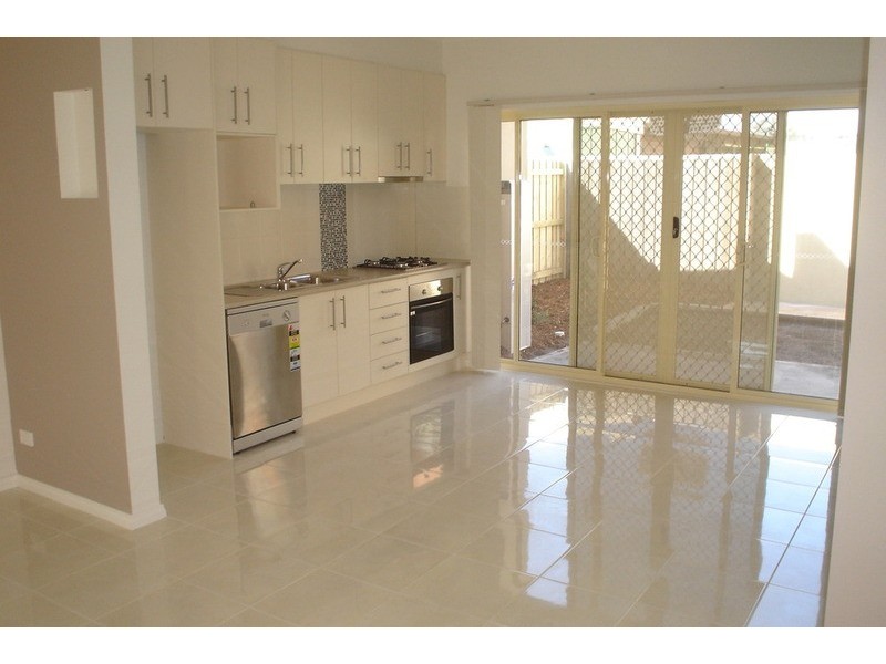 2/53 Saratoga Crescent, Keilor Downs VIC 3038