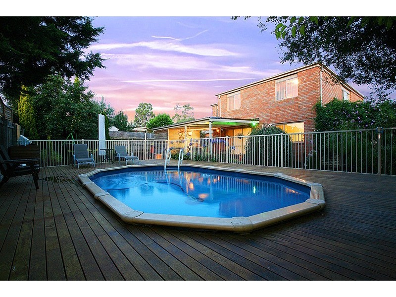 4 Hawkesbury Avenue, Hillside VIC 3037