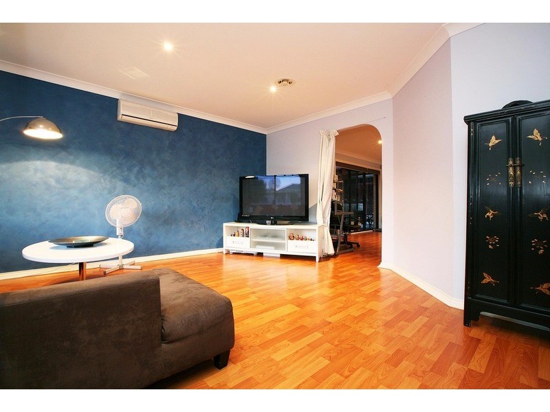 4 Wallace Street, Delahey VIC 3037