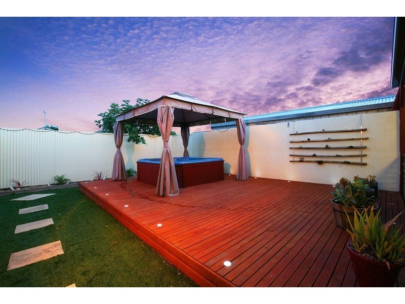 4 Wallace Street, Delahey VIC 3037