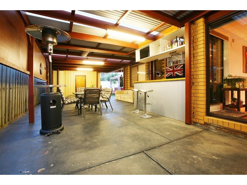 4 Wallace Street, Delahey VIC 3037