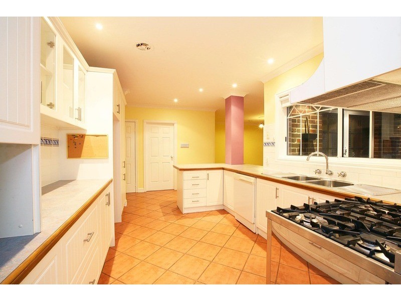 23 Golden Way, Hillside VIC 3037