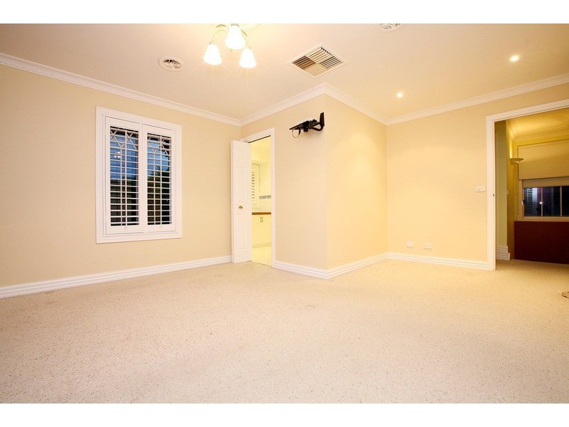 23 Golden Way, Hillside VIC 3037