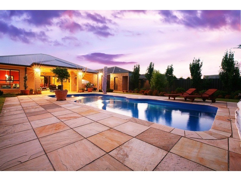 21 Speargrass Drive, Hillside VIC 3037