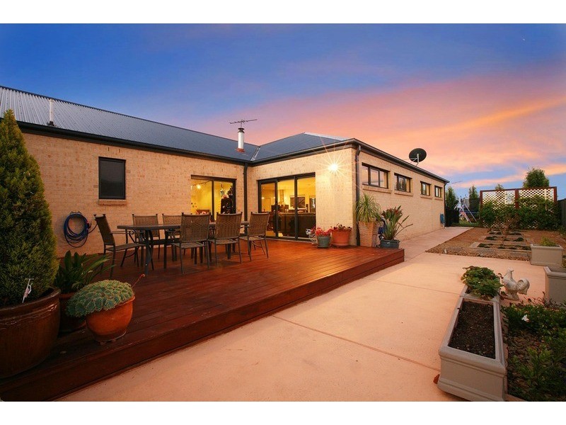 21 Speargrass Drive, Hillside VIC 3037