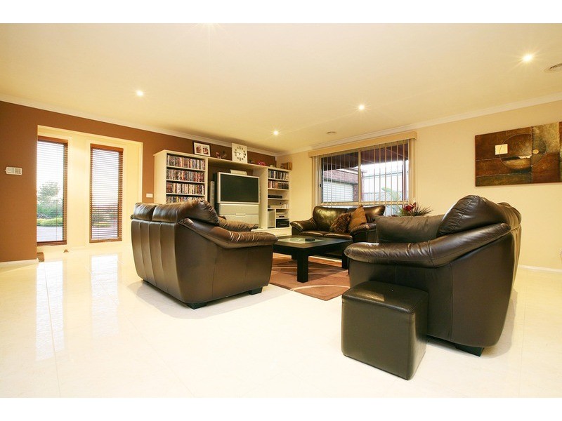 37 Speargrass Drive, Hillside VIC 3037