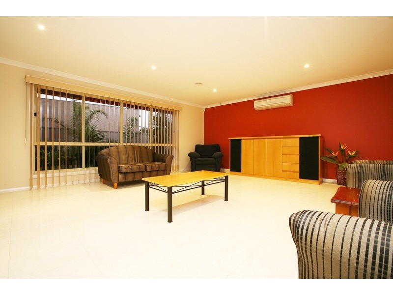 37 Speargrass Drive, Hillside VIC 3037