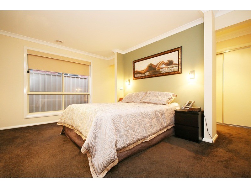 37 Speargrass Drive, Hillside VIC 3037