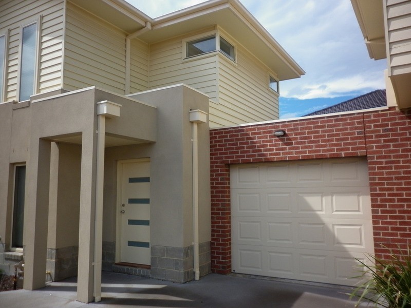 2/53 Saratoga Crescent, Keilor Downs VIC 3038
