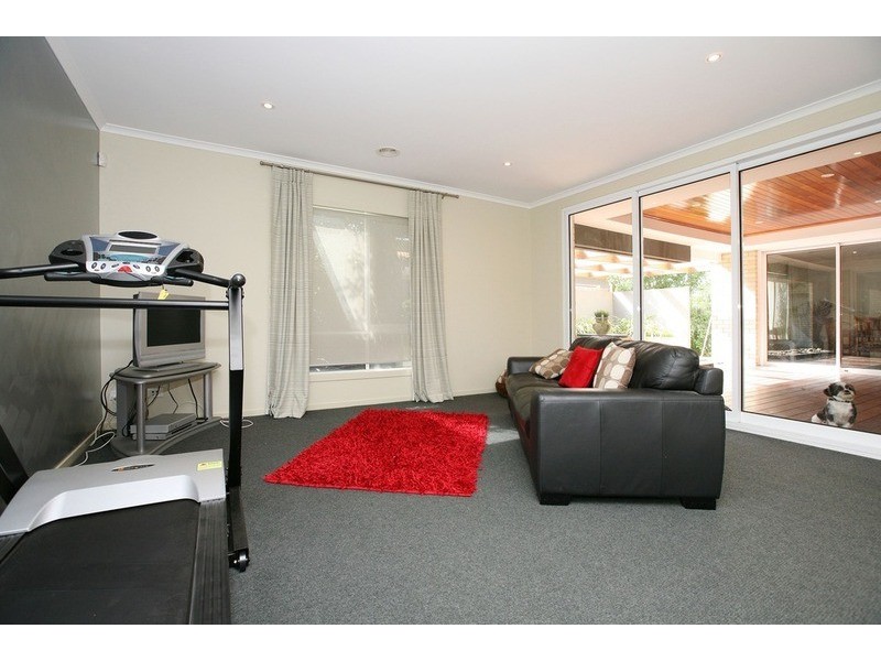 4 Kirribilli Boulevard, Taylors Hill VIC 3037