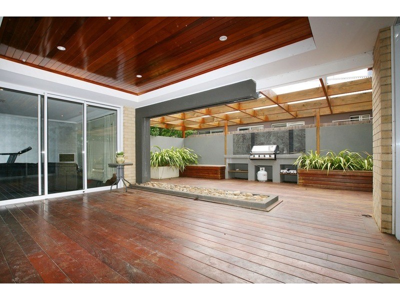 4 Kirribilli Boulevard, Taylors Hill VIC 3037