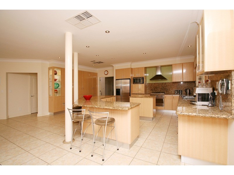 20 Knight Court, Hillside VIC 3037