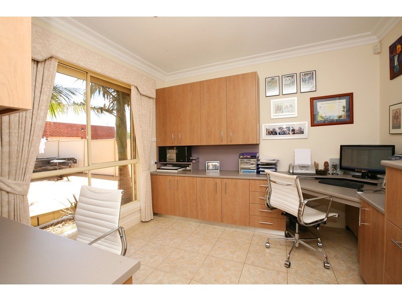 20 Knight Court, Hillside VIC 3037