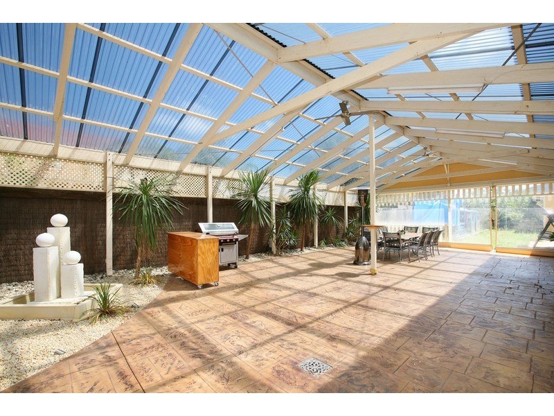 20 Knight Court, Hillside VIC 3037