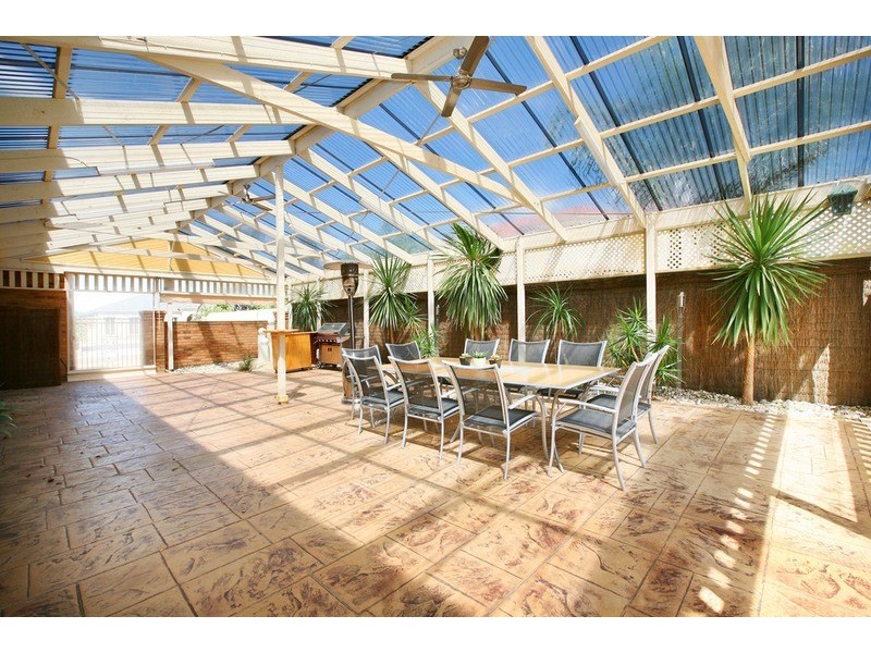 20 Knight Court, Hillside VIC 3037