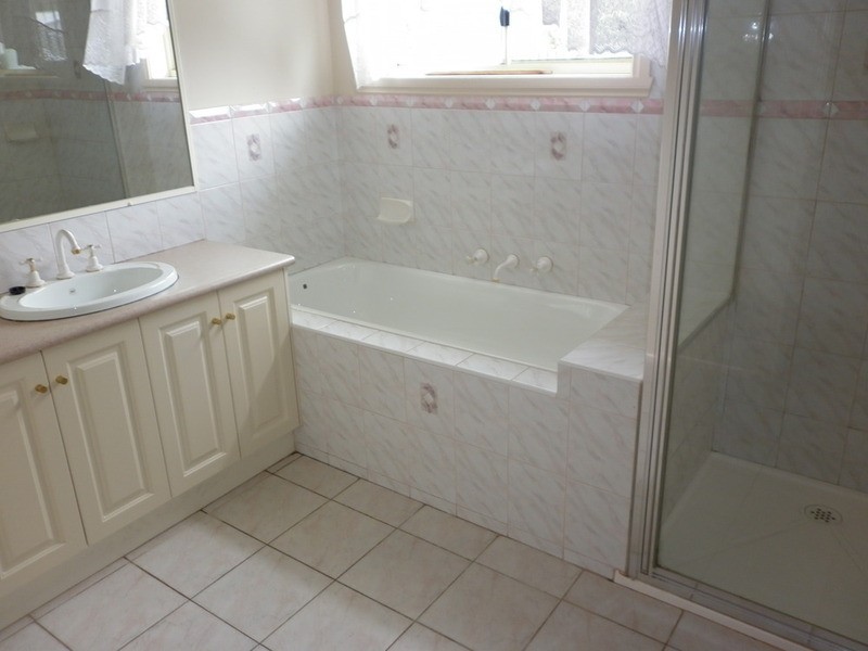 27 Brampton Circuit, Delahey VIC 3037