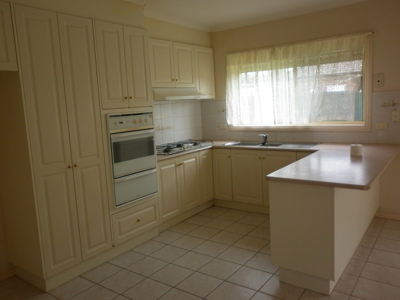 27 Brampton Circuit, Delahey VIC 3037
