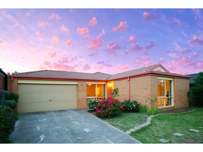 6 Perret Walk, Sydenham VIC 3037