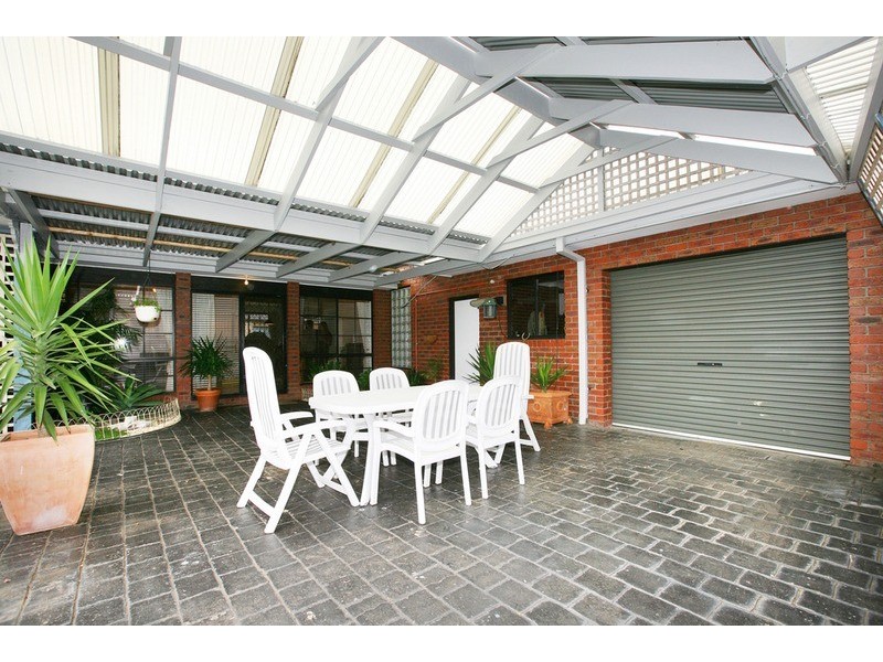 2 Fergus Court, Sydenham VIC 3037