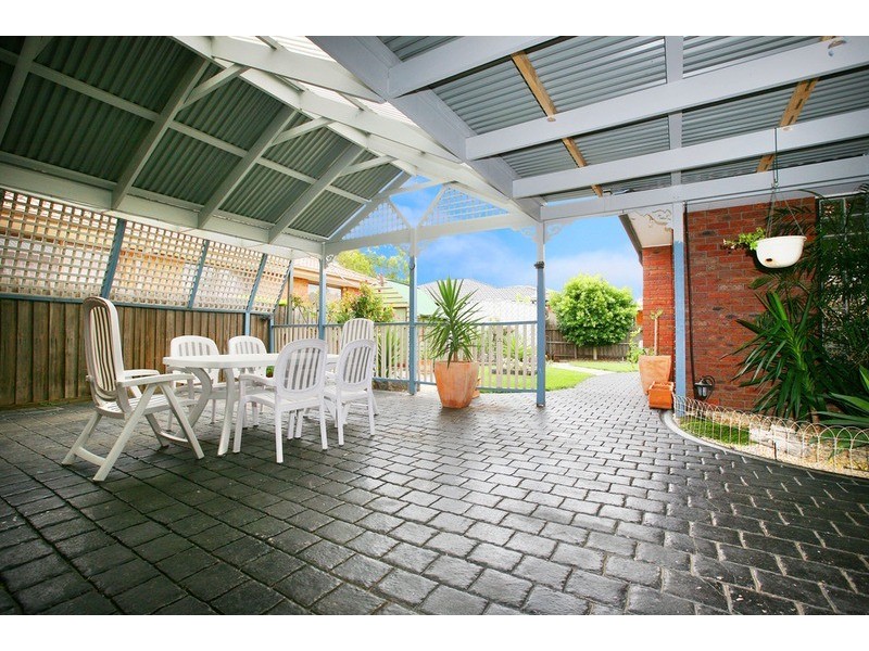 2 Fergus Court, Sydenham VIC 3037