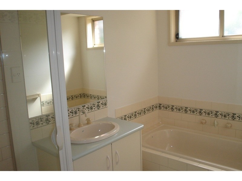 4 Yerrim Lane, Sydenham VIC 3037