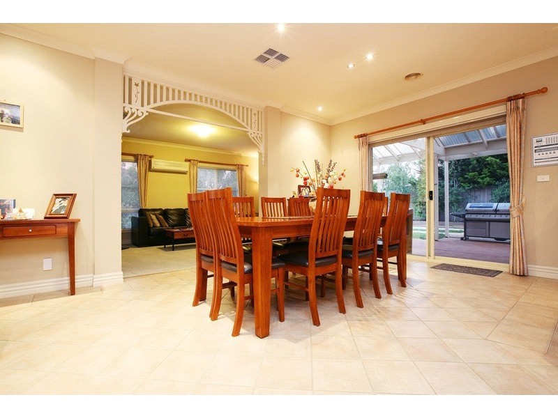 9 The Regency, Hillside VIC 3037