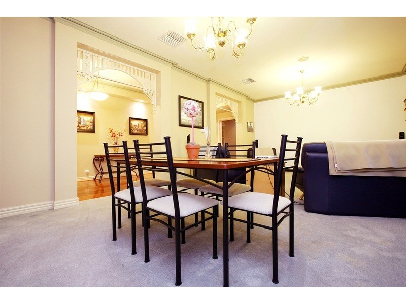 9 The Regency, Hillside VIC 3037