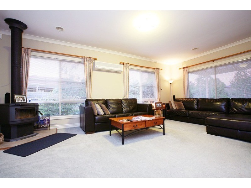 9 The Regency, Hillside VIC 3037