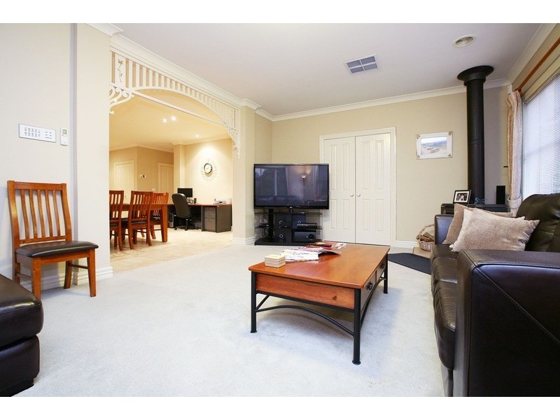 9 The Regency, Hillside VIC 3037
