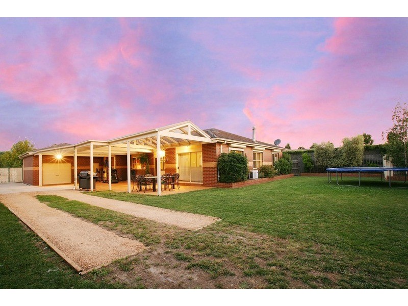 9 The Regency, Hillside VIC 3037