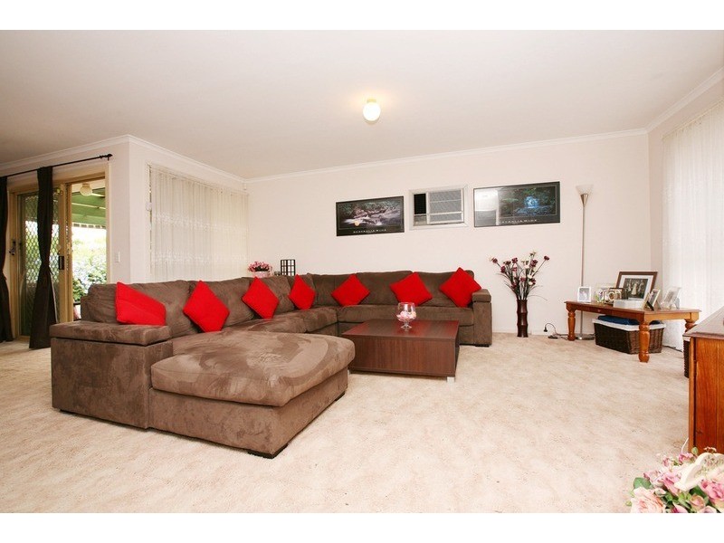 11 Danthonia Street, Delahey VIC 3037