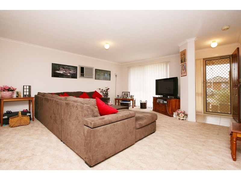 11 Danthonia Street, Delahey VIC 3037