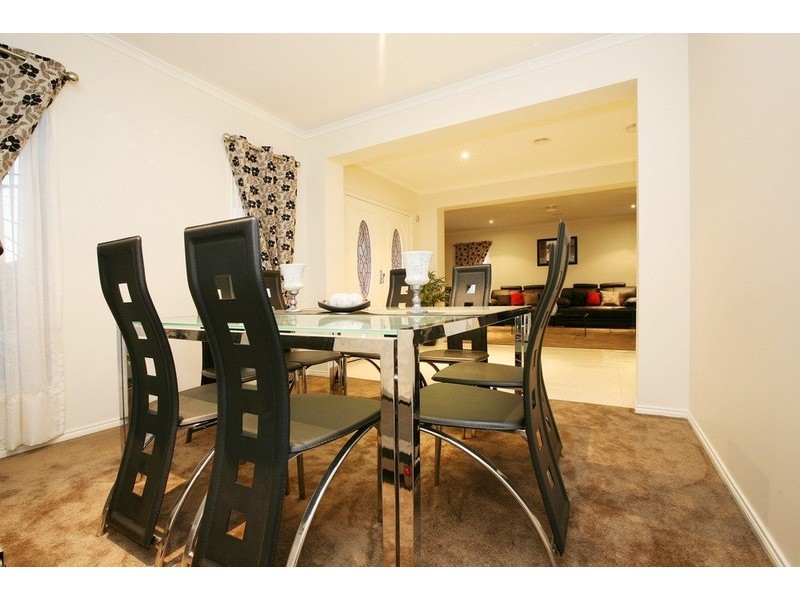 23 Montpellier Drive, Hillside VIC 3037