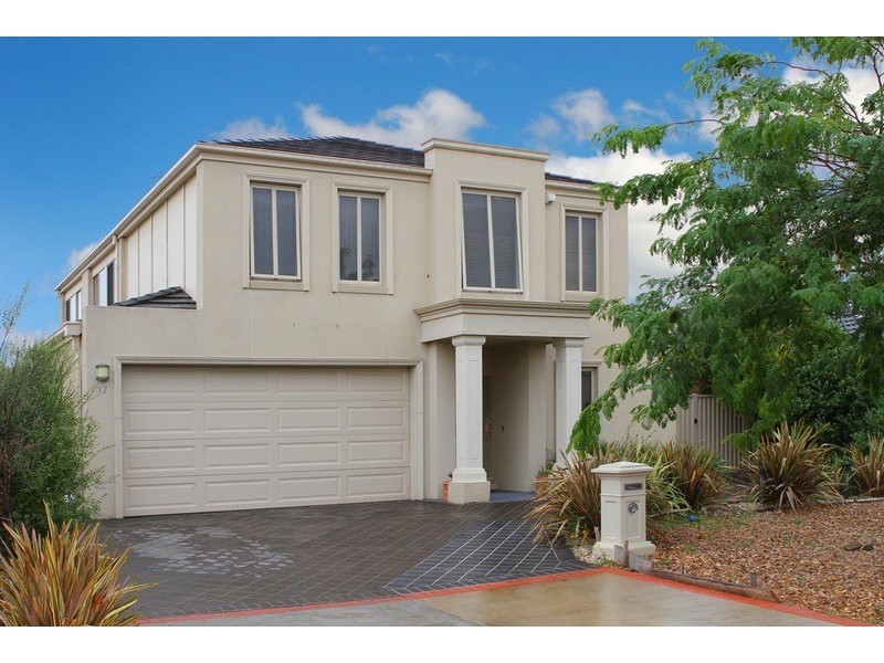 17 Wisteria Close, Taylors Hill VIC 3037