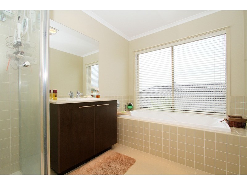 17 Wisteria Close, Taylors Hill VIC 3037