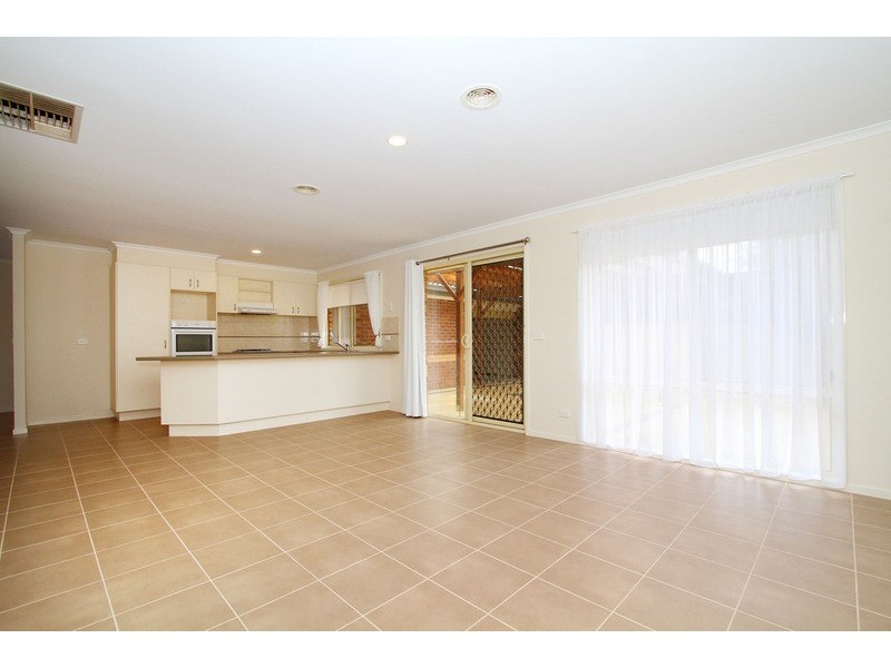 65 Landscape Drive, Hillside VIC 3037