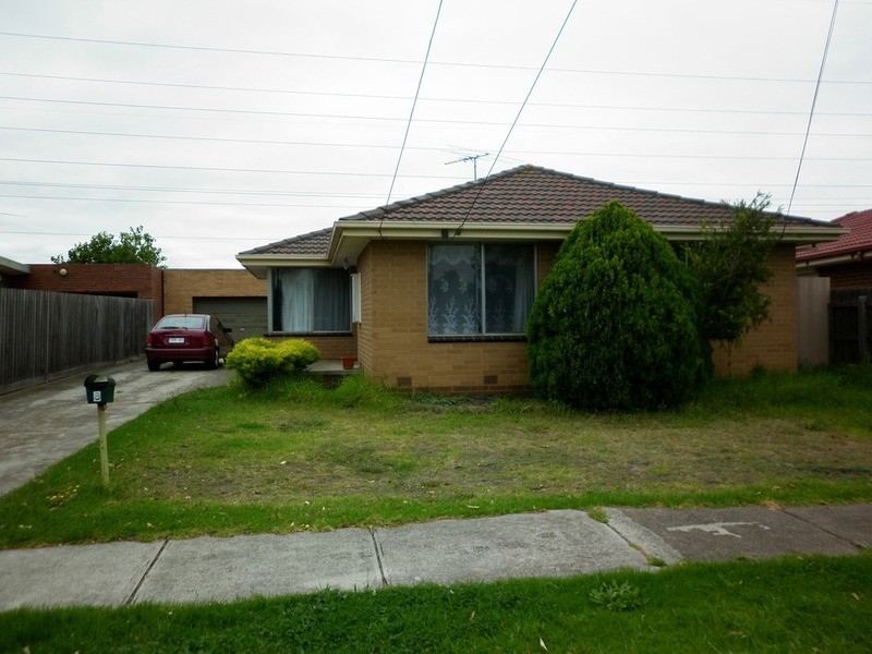 8 Angelique Grove, Albanvale VIC 3021