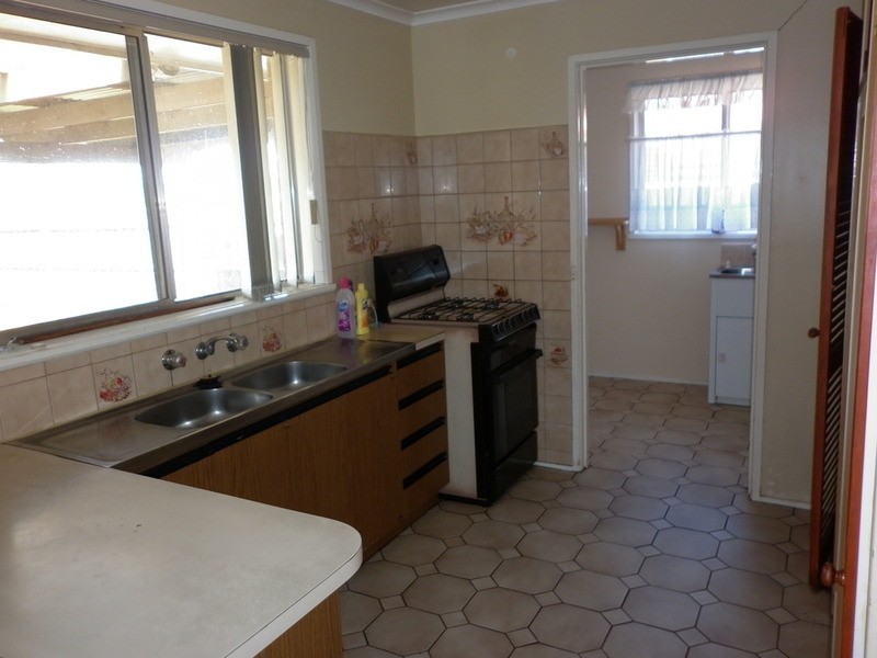 8 Angelique Grove, Albanvale VIC 3021