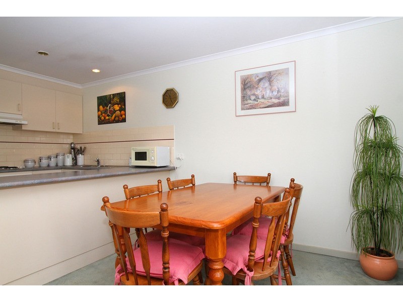 26 Village Avenue, Taylors Lakes VIC 3038