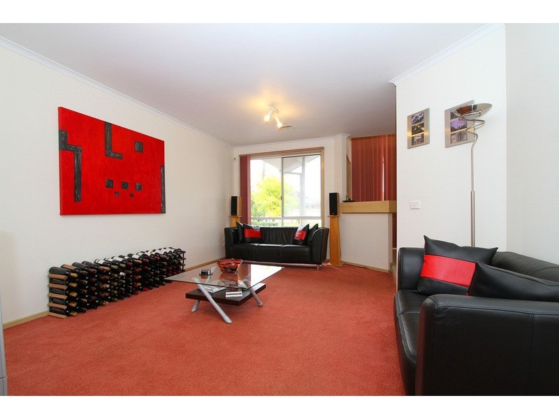 4 Beckwith Court, Taylors Lakes VIC 3038