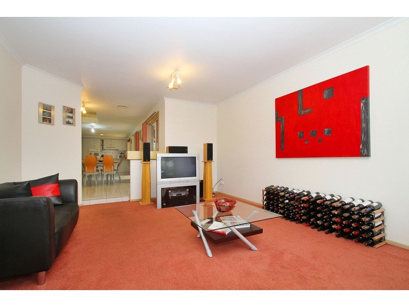 4 Beckwith Court, Taylors Lakes VIC 3038