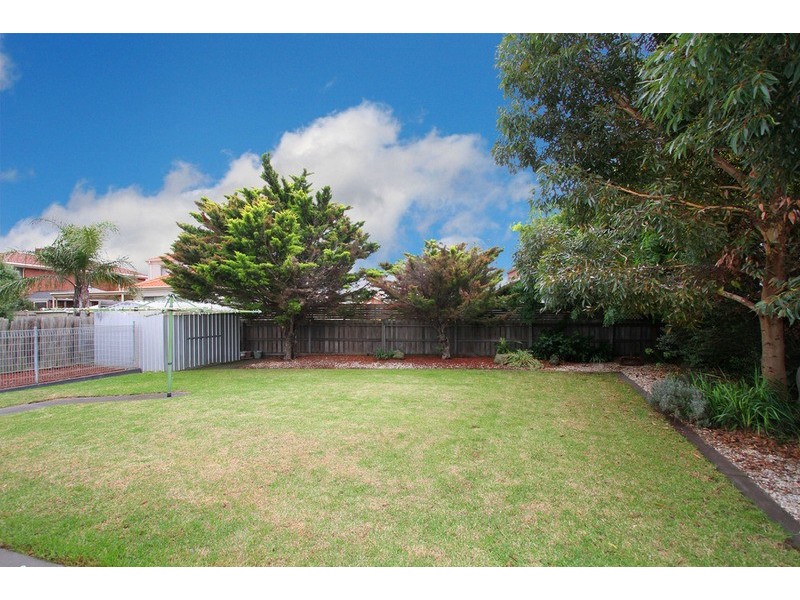 4 Beckwith Court, Taylors Lakes VIC 3038