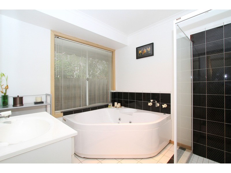 4 Beckwith Court, Taylors Lakes VIC 3038